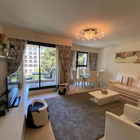 Apartmanhotel Carlton Riviera 4*