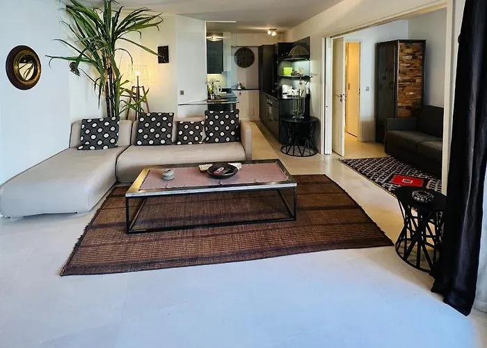 Апарт-отель Carlton Riviera