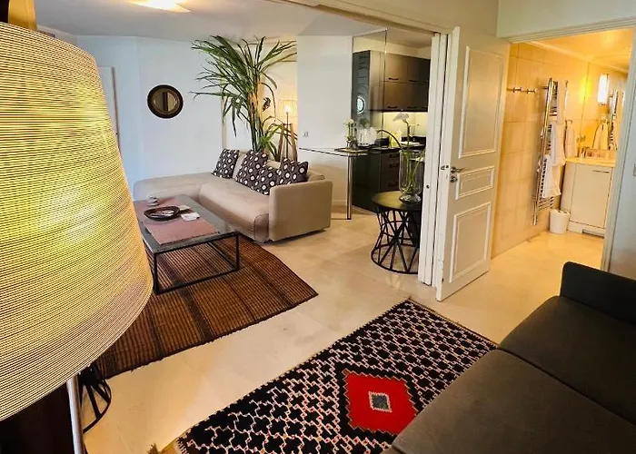 Carlton Riviera Апарт-отель