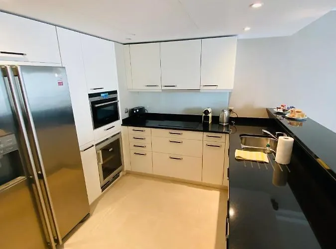 Апарт-отель Carlton Riviera