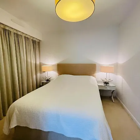 卡尔顿里维埃拉公寓式酒店 公寓式酒店 4*