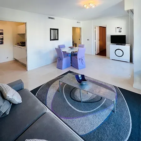 Aparthotel Carlton Riviera 4*