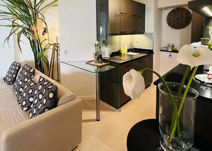 Carlton Riviera 4* Κάννες