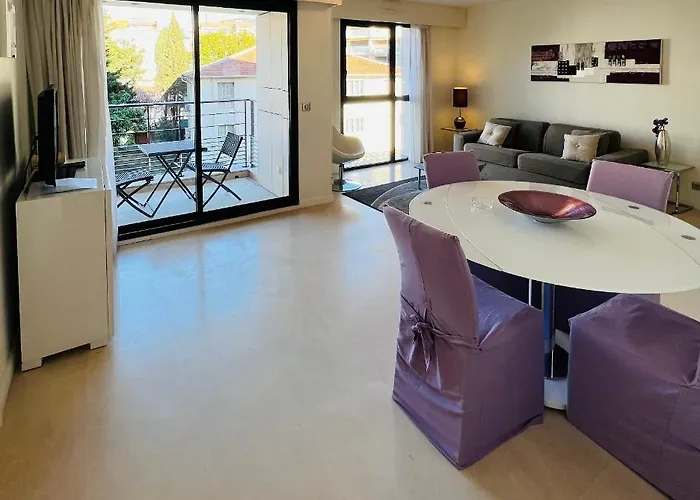 Carlton Riviera Ξενοδοχείο με διαμερίσματα 4*