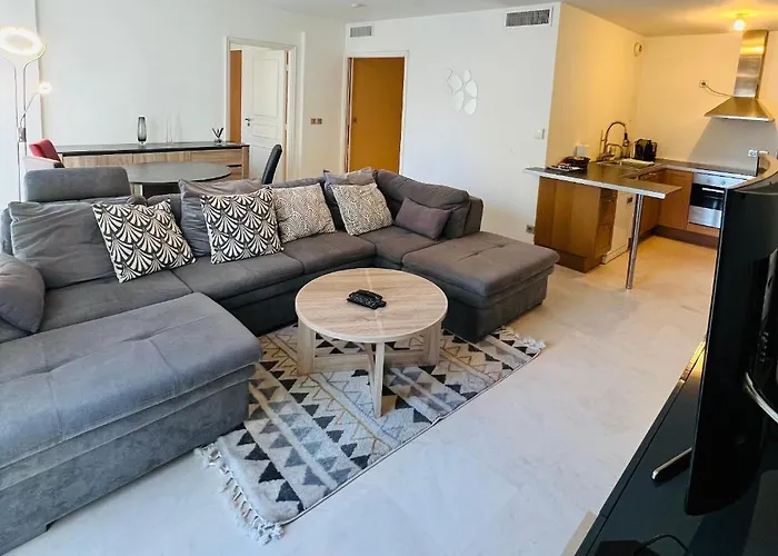 Ξενοδοχείο με διαμερίσματα Carlton Riviera 4*