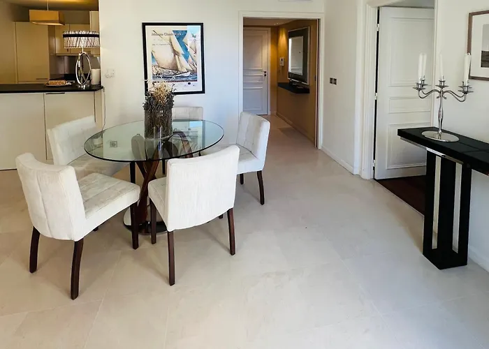 Ξενοδοχείο με διαμερίσματα Carlton Riviera 4*