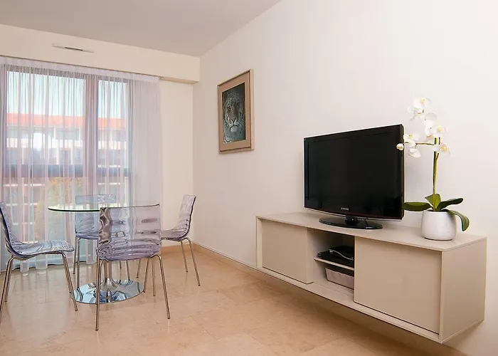 Carlton Riviera Ξενοδοχείο με διαμερίσματα 4*